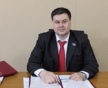 Вадим Кучаров поздравляет усольчанок с Международным женским днем