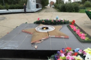 Вандалы повредили решётку и звезду на мемориале погибшим войнам