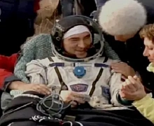  Экипаж иркутянина Анатолия Иванишина вернулся с МКС на Землю