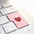 Психолог объяснила феномен любви в интернете