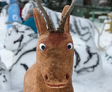 В Усольском районе появились снежные новогодние скульптуры