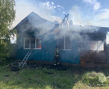 На пожаре в Усолье-Сибирском погибли две женщины, мужчина получил травмы