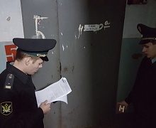 Полицейские и приставы выявляют должников в Усольском районе