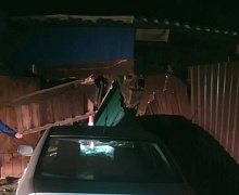 В Усольском районе подростки взяли без спроса  автомобиль у родителей и врезались в гараж