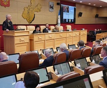 Законопроекты о соцподдержке медработников рассмотрели депутаты ЗС на сессии