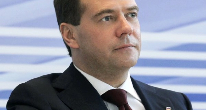 Фото к статье: Медведев назвал пенсионную реформу горькой пилюлей