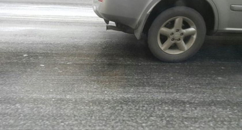 Гололедица и снежный накат ожидаются на дорогах в Иркутской области 24 октября