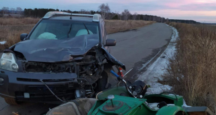 В Усольском районе  легковой автомобиль столкнулся с мотоциклом "Урал" 