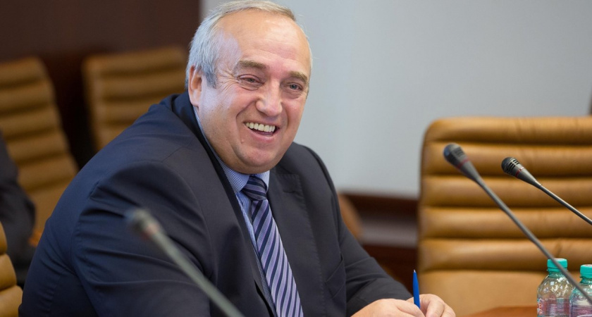 «Я еще и печень умею прощупать»: Клинцевич взял украинского политолога за бороду в прямом эфире