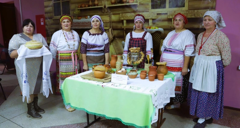 Фото к статье: Фестиваль национальных культур «В семье большой, в семье единой» в районном Доме культуры посёлка Белореченский