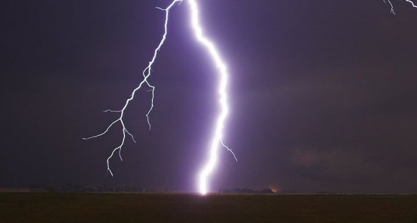 Внимание! Метеорологи прогнозируют грозы и усиление ветра в Иркутской области