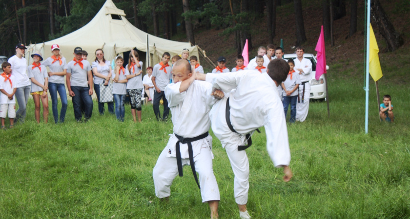 В Усольском районе открылся палаточный лагерь под эгидой МЧС