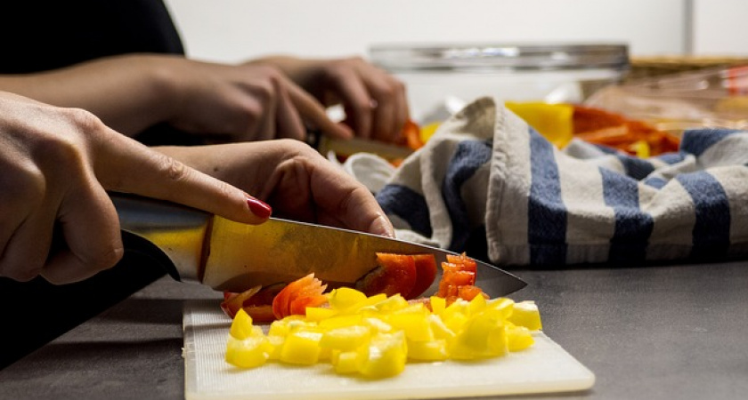 Повара из усольской школы отметили на региональном конкурсе «Лучший школьный повар Приангарья-2021»