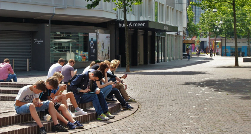 Более 12,8 тысяч подростков Иркутской области нашли временную подработку в 2024 году