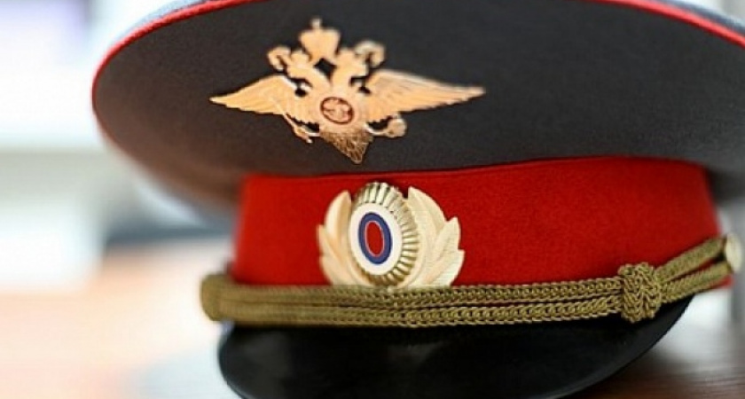 В Нижнеудинском районе пьяный полицейский сел за руль, превысил скорость и врезался в автогрейдер