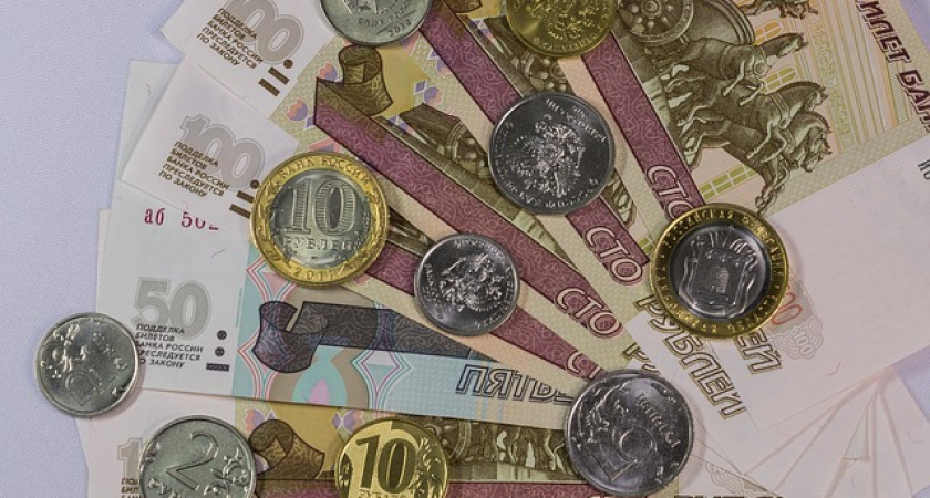 В Минтруде объяснили, кто из россиян имеет право на пособие на детей от 8 до 17 лет