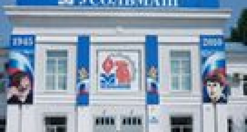 С буханкой хлеба встречали праздники работники Усольмаша