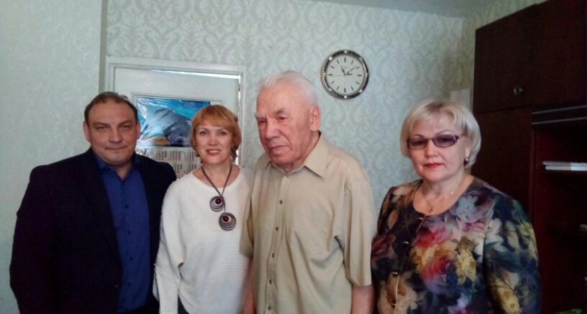 Фото к статье: Мэр Усолья поздравил ветерана войны с 90-летним юбилеем