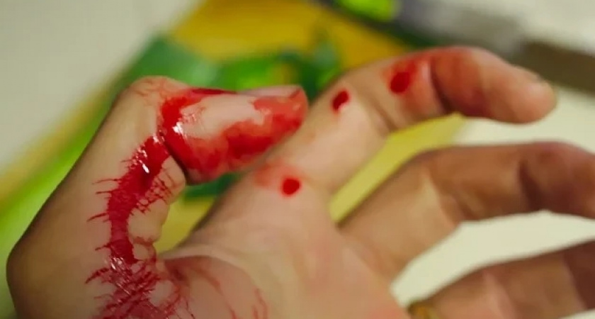 Школьник изрезал одноклассника лезвием от точилки в Иркутской области