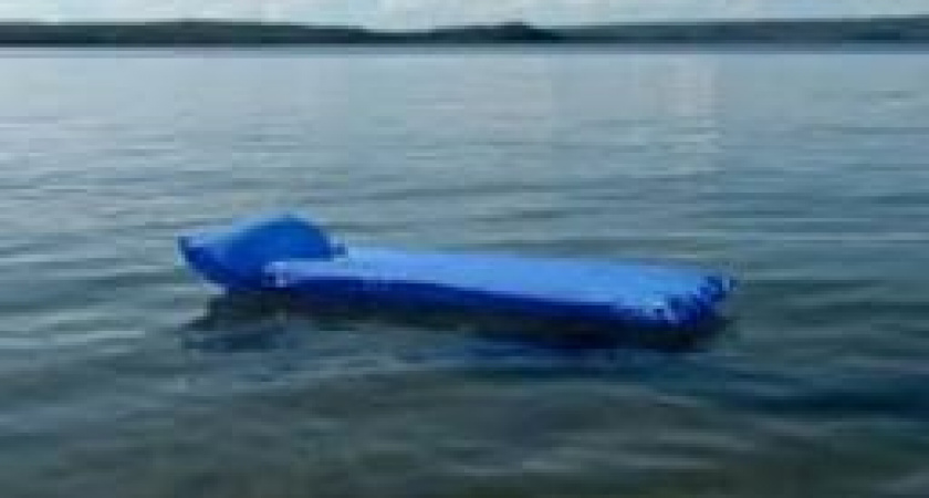 На Братском водохранилище спрыгнул с надувного матраса и утонул молодой парень