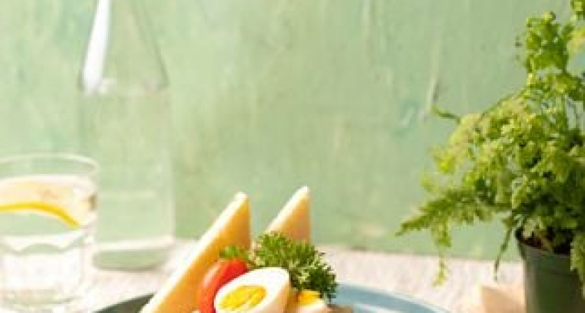 Диетолог Макуха: замена колбасы на говядину сделает новогодний оливье полезнее