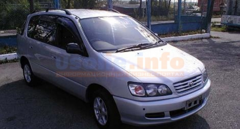 Иномарки-близнецы: по Нижнеудинску ездили две Тойоты с одинаковыми госномерами