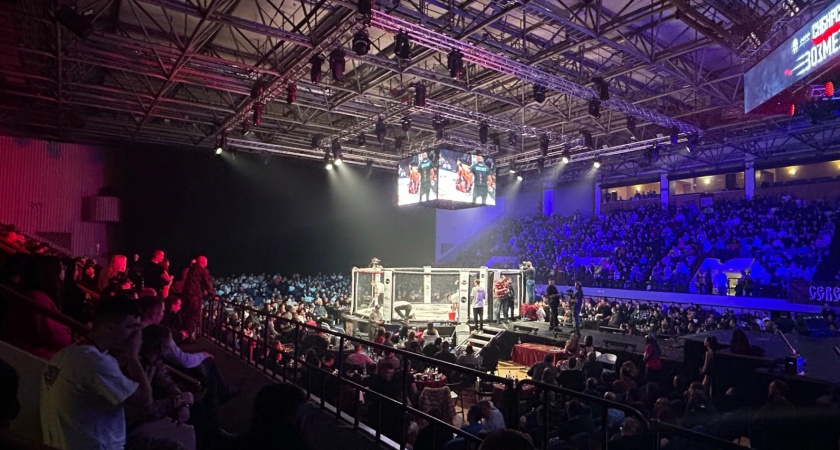 Максим Буторин победил бразильского нокаутёра