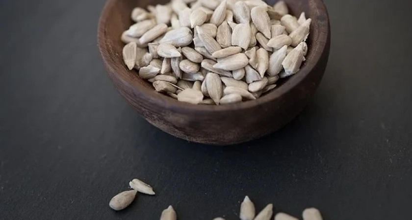 Ребенок из Новосибирской области подавился семечками и умер