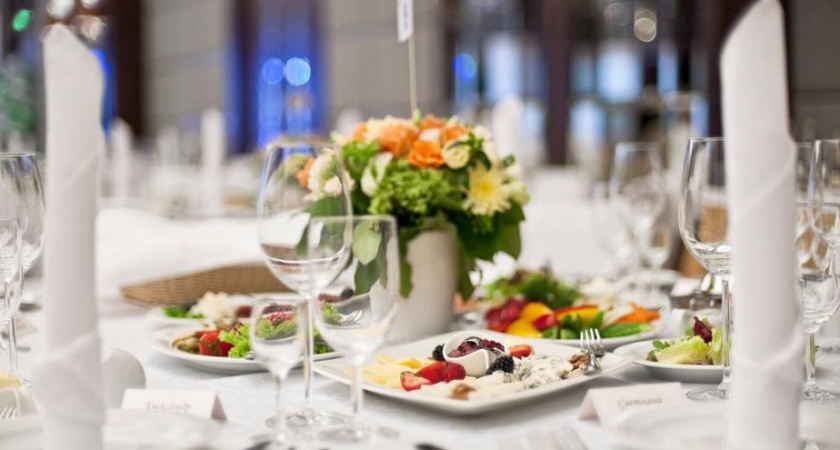 Победитель аукциона на банкет к 80-летию Приангарья снизил цену на 130 т. р. – до 1,6 млн