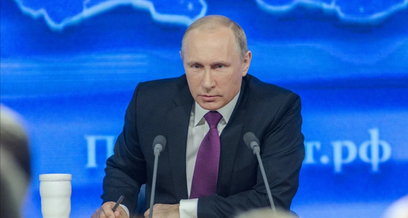 Путин подписал два закона