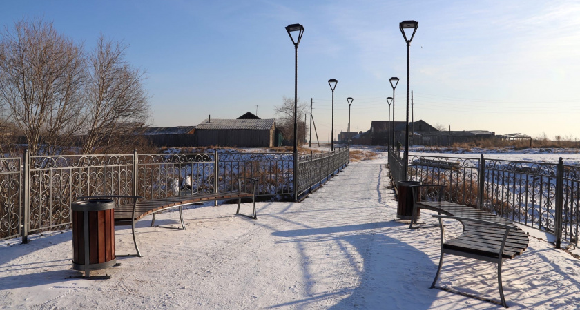 В  Усольском районе обустроили новый пешеходный мост