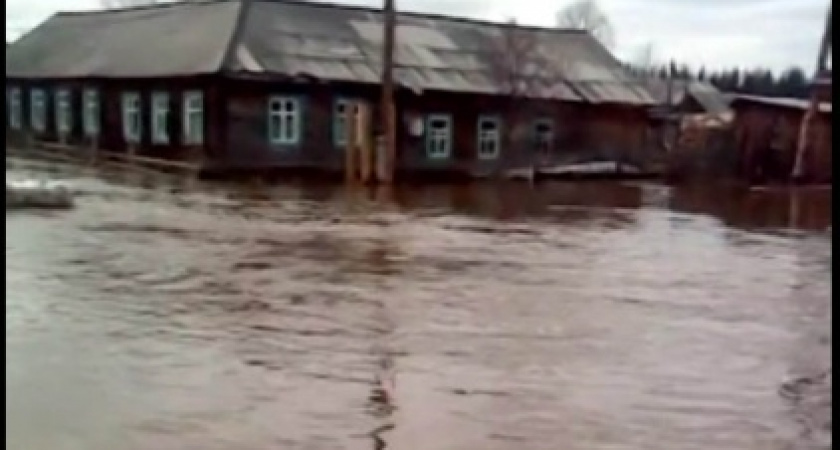 Вода уходит из села Преображенка Катангского района