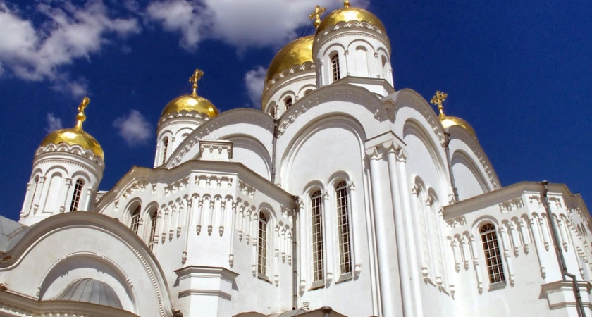 Фото к статье: Стала известна зарплата российских священников