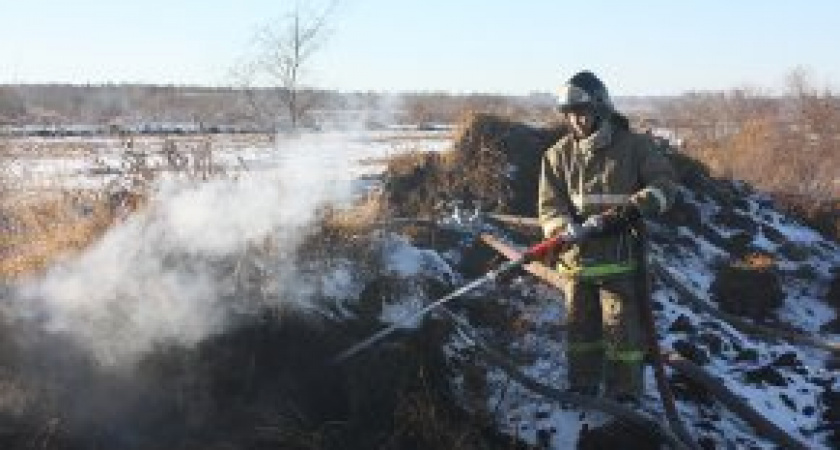 Мороз в помощь. В Иркутском районе замерзают торфяные пожары