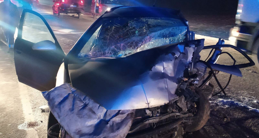 В результате лобового столкновения двух автомобилей на трассе Р-255 «Сибирь» погибла женщина