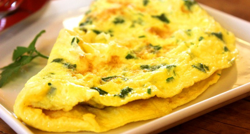 Диетолог Дианова посоветовала есть омлет для лучшего усвоения организмом яиц