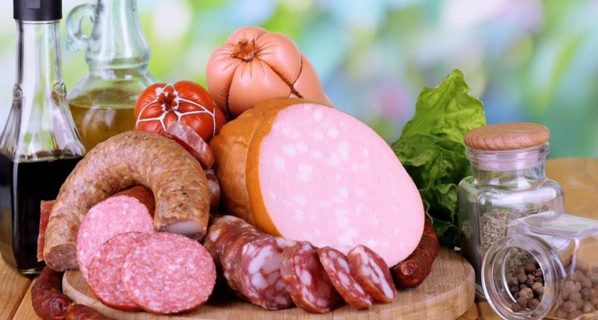 Что вреднее — варёная, копчёная, ливерная или кровяная колбаса?