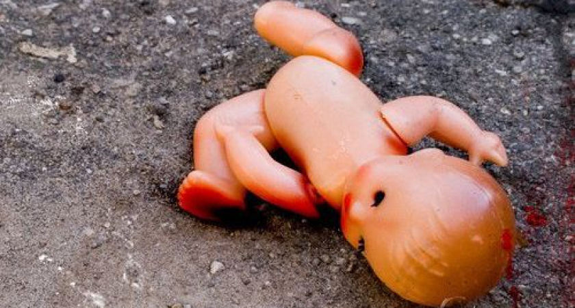 Жительница Казачинско-Ленского района родила во дворе дома и тут же избавилась от ребенка, убив его