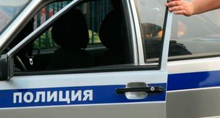 В Ангарске полицейские и спасатели разбираются в обстоятельствах возгорания, в результате которого погиб человек и были повреждены авто