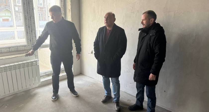 Зампред Правительства региона Александр Галкин ознакомился с ходом строительства жилья для переселенцев