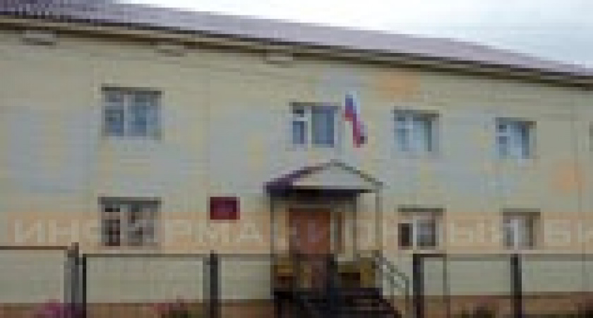 Судье припомнили дебош в аэропорту Иркутска: ругался матом, ронял полицейских и тушил об них сигареты