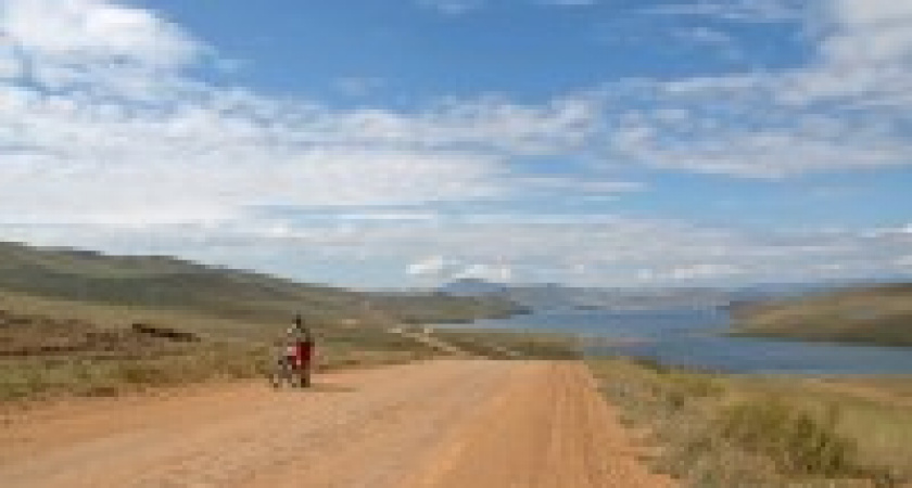 Взять на контроль состояние дорог у Байкала просят туроператоры губернатора Иркутской области