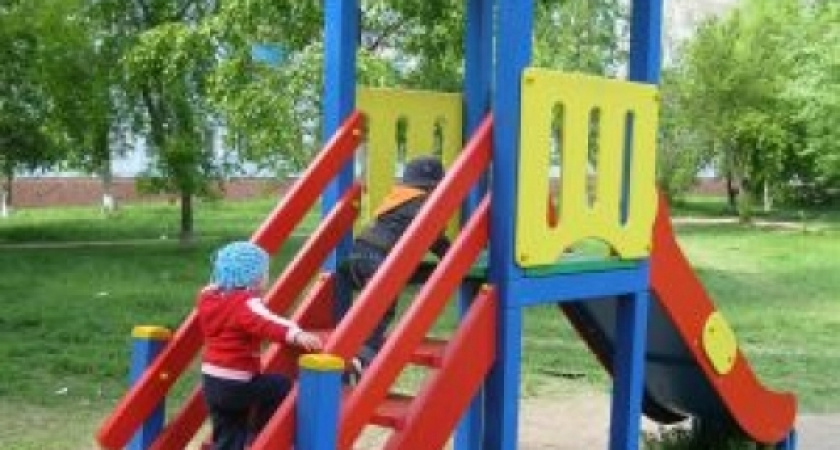 В УСОЛЬЕ-СИБИРСКОМ ЭТОЙ ВЕСНОЙ УСТАНОВЯТ БОЛЕЕ 20 ДЕТСКИХ ГОРОДКОВ