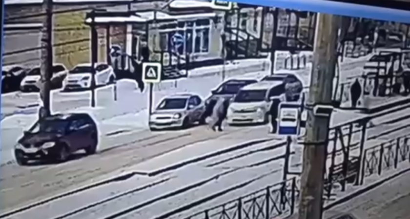 В Усолье-Сибирском сотрудники Госавтоинспекции разыскивают водителя, совершившего наезд на женщину-пешехода