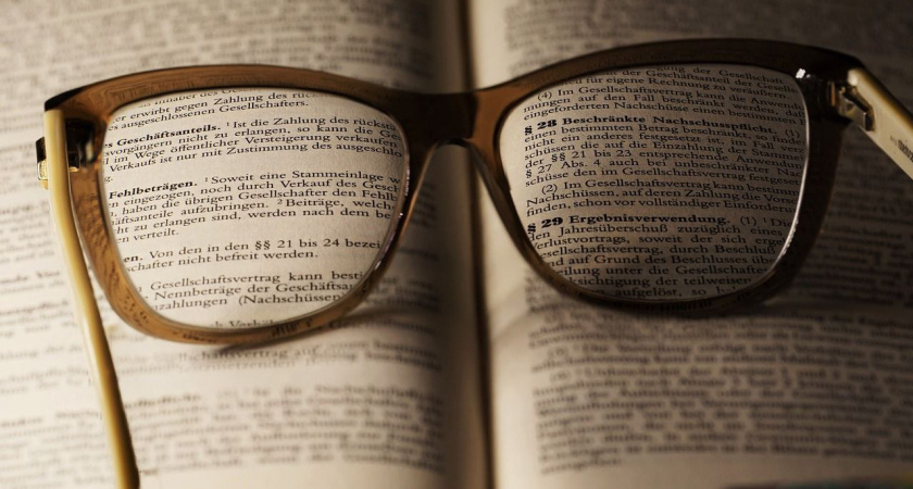 Доплаты за наставничество и наказания за незаконную миграцию: Путин подписал новые законы