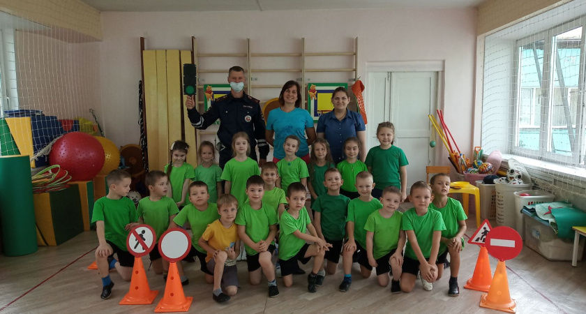 Усольская Госавтоинспекция напомнила детям о важности соблюдения дорожных правил