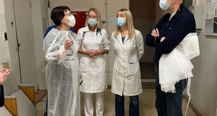 Усольский детский стационар посетил главный врач Областной детской больницы