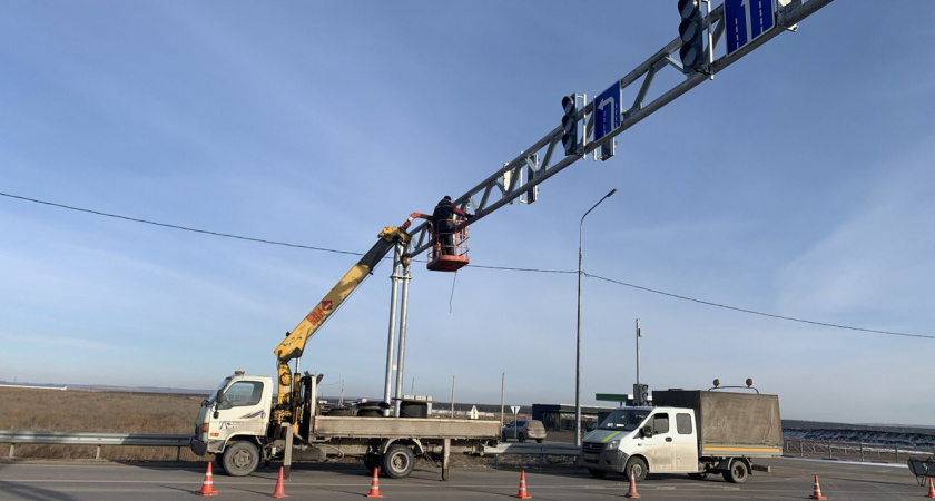 На федеральной трассе Р-255 «Сибирь» в Усольском районе установлен новый светофор