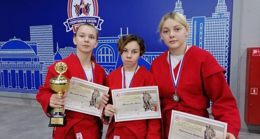 Усольские самбистки успешно выступили на чемпионате и первенстве СФО