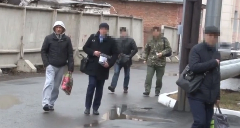 Фото к статье: Кемеровскому пожарному предъявили обвинение после гибели людей в ТЦ "Зимняя вишня"